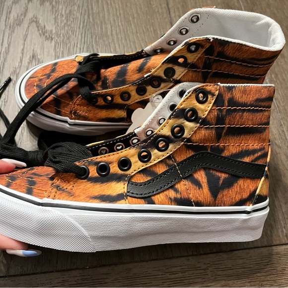 NWT tiger print high top vans - Picture 1 of 4